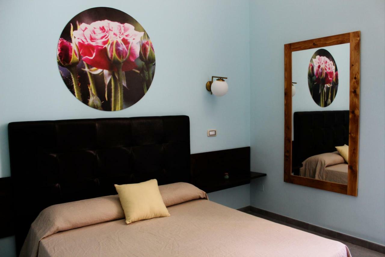 4 Balconi Liberty Apartments เลชเช ภายนอก รูปภาพ