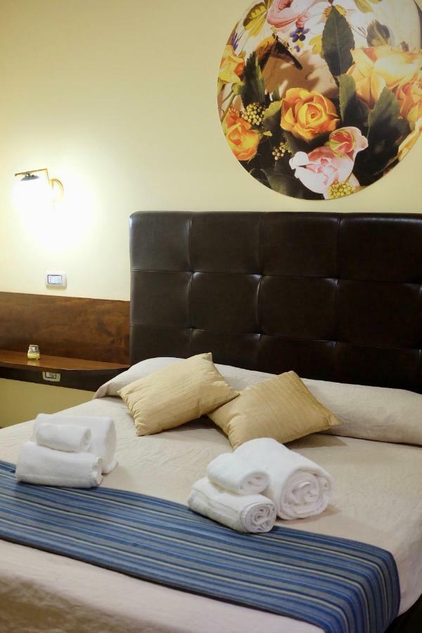 4 Balconi Liberty Apartments เลชเช ภายนอก รูปภาพ
