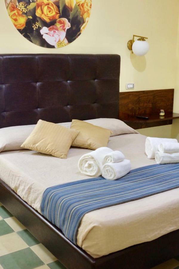 4 Balconi Liberty Apartments เลชเช ภายนอก รูปภาพ