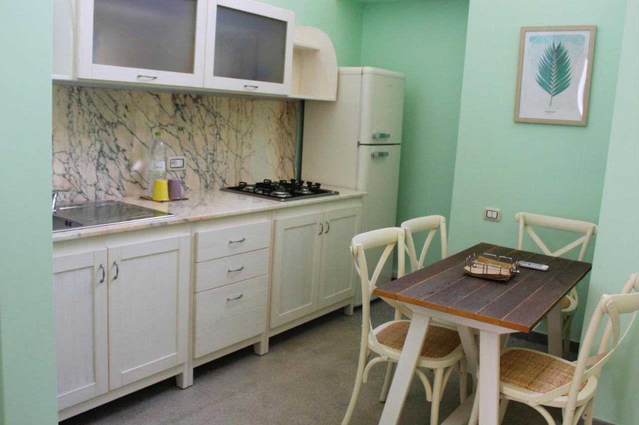 4 Balconi Liberty Apartments เลชเช ภายนอก รูปภาพ
